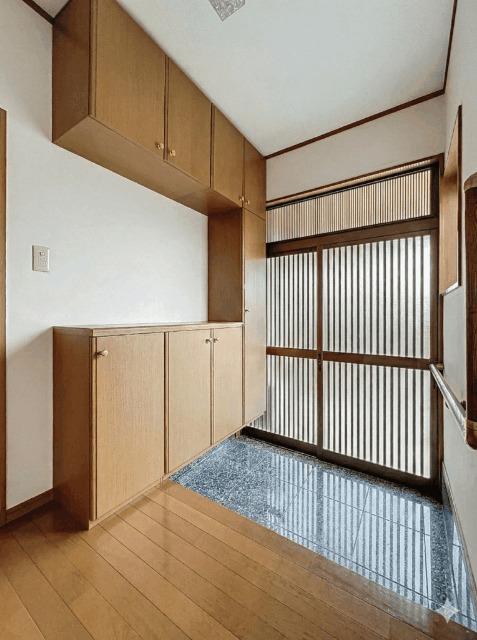 グランコート高坂 玄関