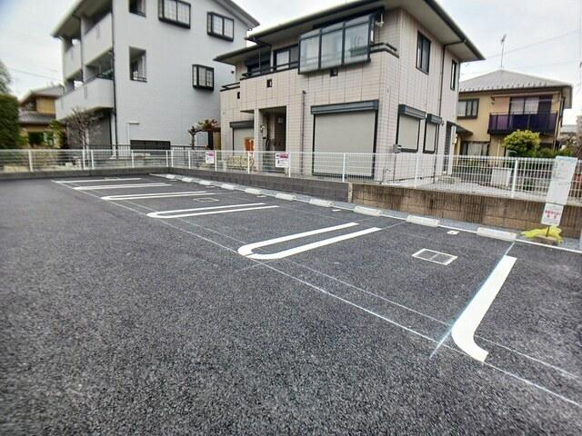 グランツ　Ｊ（101） 駐車場