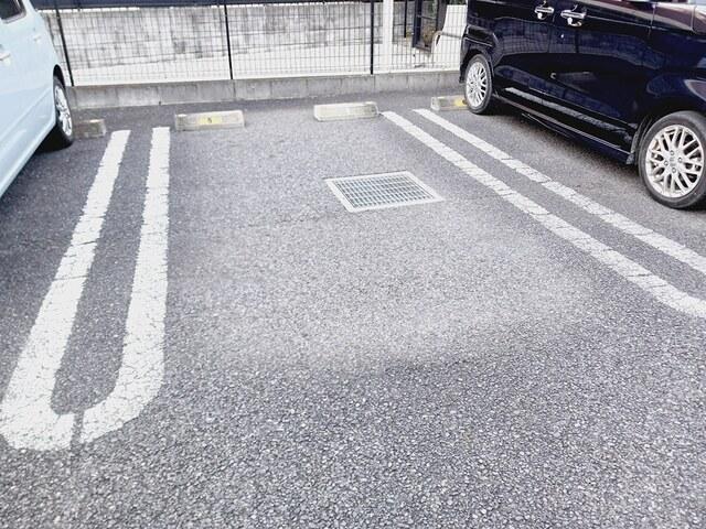 フェリークス（204） 駐車場