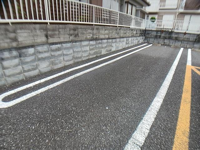 ヴェルデメゾンⅢ（101） 駐車場