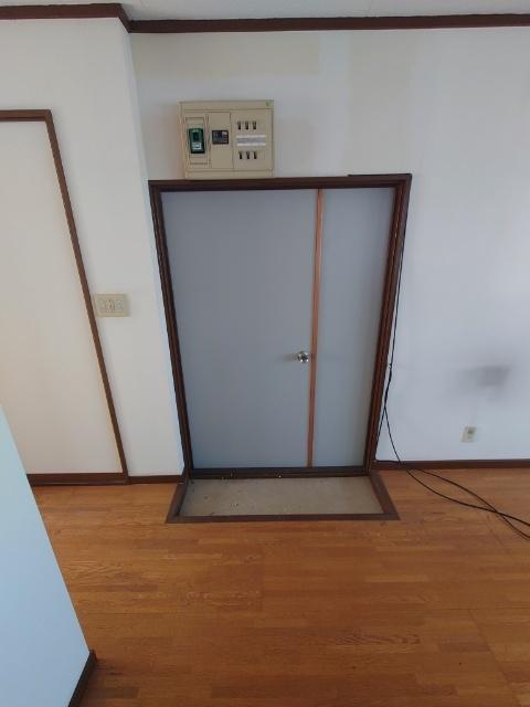 六反町高下店舗（2階） 玄関