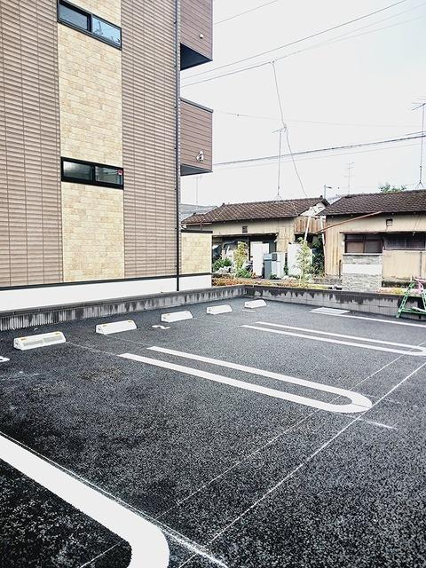 ヒカルサ熊谷サウス（303） 駐車場