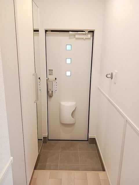 エンドア（102） 玄関