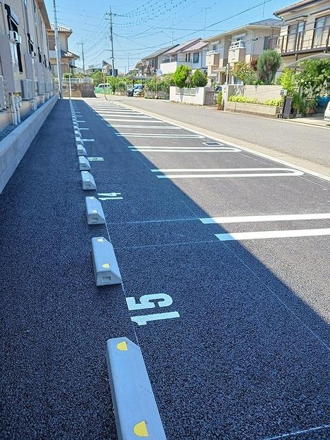 ノーブルイースト上柴（103） 駐車場