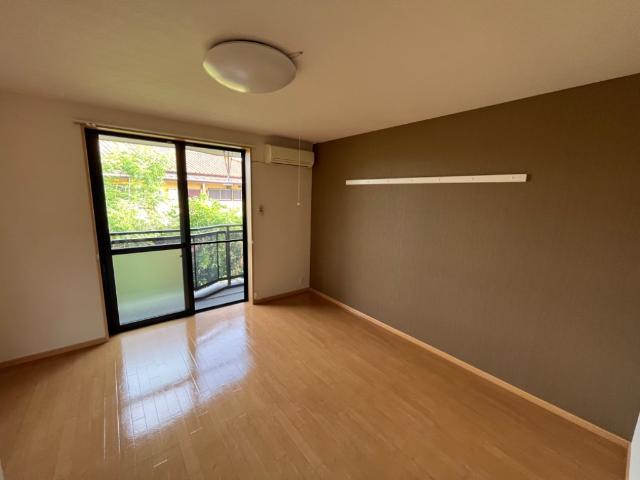 ベルガモット 部屋画像
