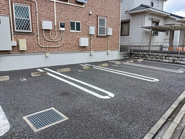 ビスキー　ローズ（103） 駐車場