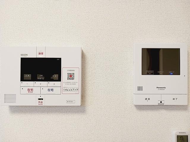 ルシェロ２（102） 駐車場