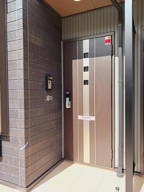 ヒカルサ深谷上野台（205） 玄関