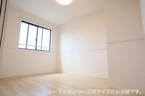 ヒカルサ深谷ウエスト（202） 室内