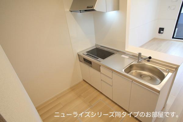 ヒカルサ深谷ウエスト（102） キッチン