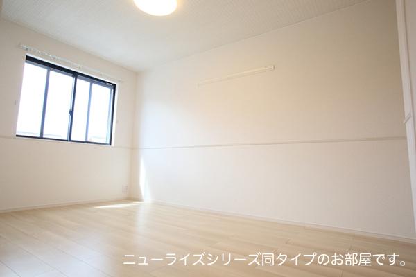 ヒカルサ深谷ウエスト（102） 室内