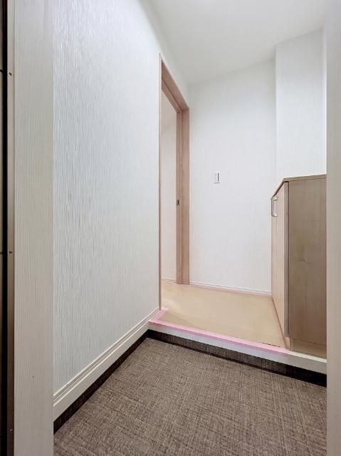 ソーラ（103） 玄関