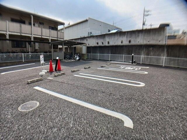 スペル　カーザ（102） 駐車場