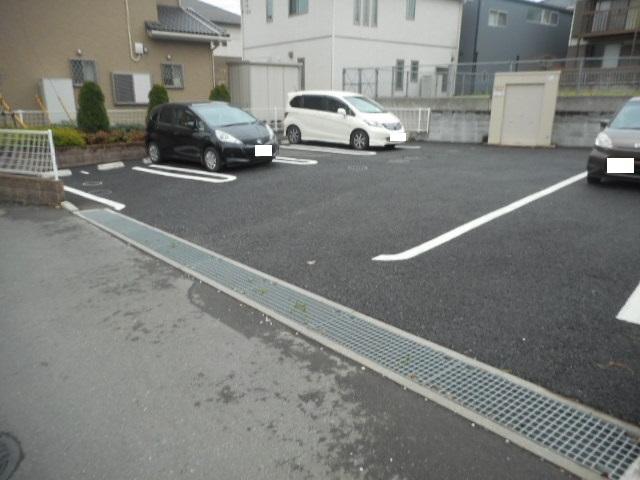 モーダ　パラッツオ（203） 駐車場