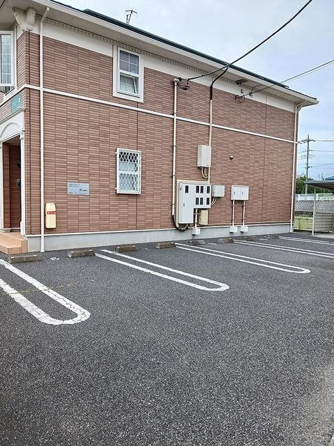 クレメントガーデン　アムール（101） 駐車場