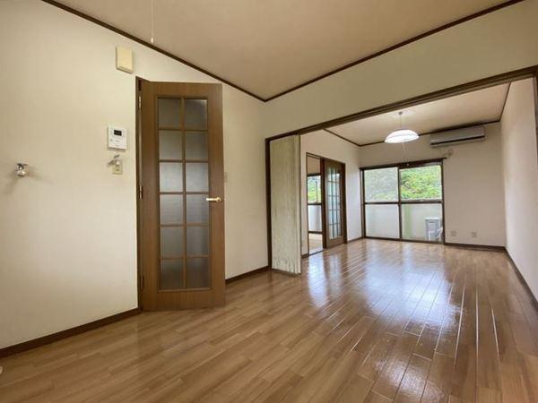 ラフォーレ竹沢（102） リビング
