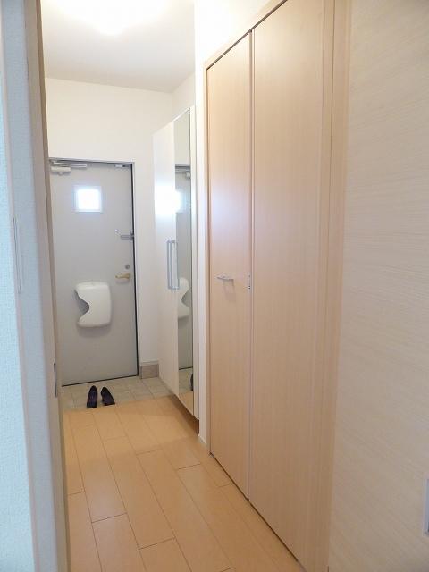 セレーノＡ（103） 玄関