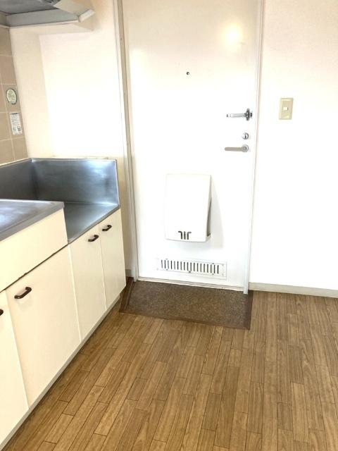 クレスト弐番館（206） 玄関