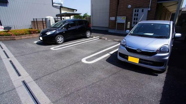 グランツＤ（104） 駐車場
