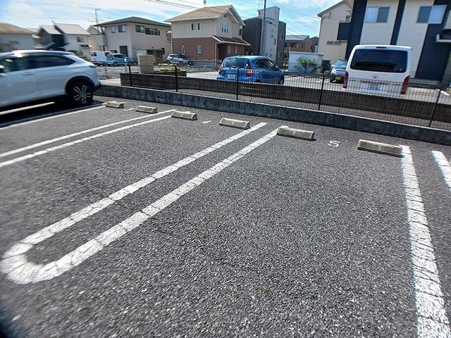 フィオーレⅠ（203） 駐車場
