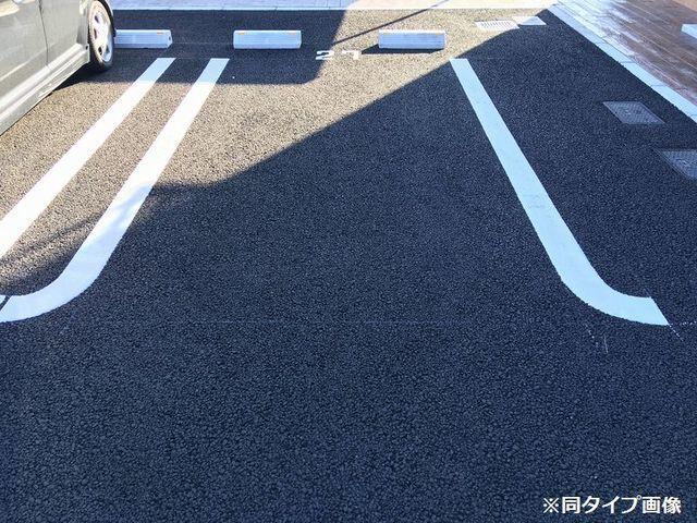 プリムヴェール（203） 駐車場
