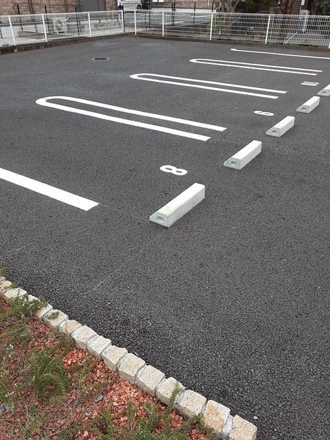 オランジュ・ウエスト（202） 駐車場
