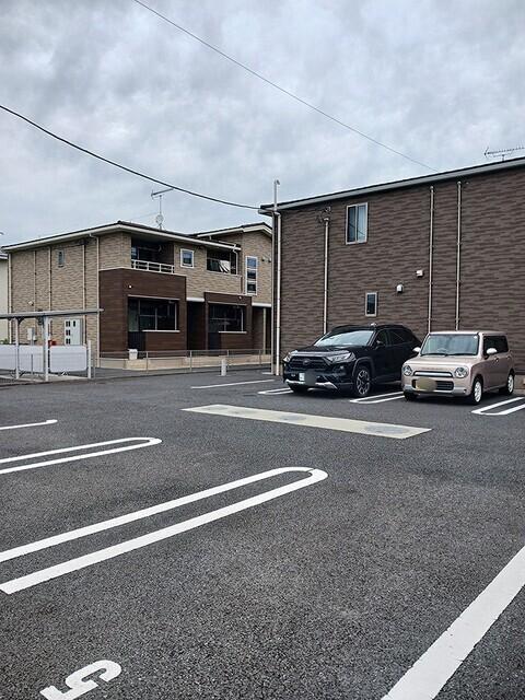 ヒュッゲ　Ⅱ（202） 駐車場