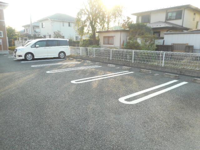 エアリ−　ガ−デンⅡ（201） 駐車場