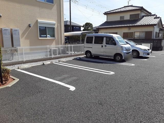 ラフィネⅡ（102） 駐車場
