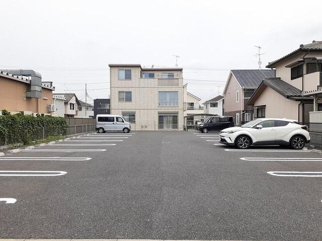フォレスト　リバーⅡ（402） 駐車場