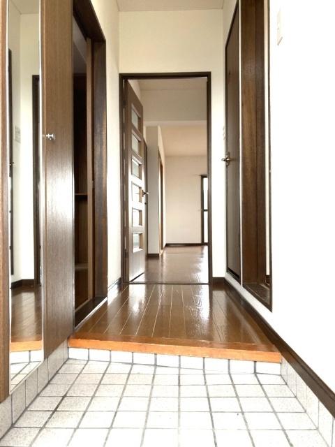 セントラルパレス愛（406） 玄関
