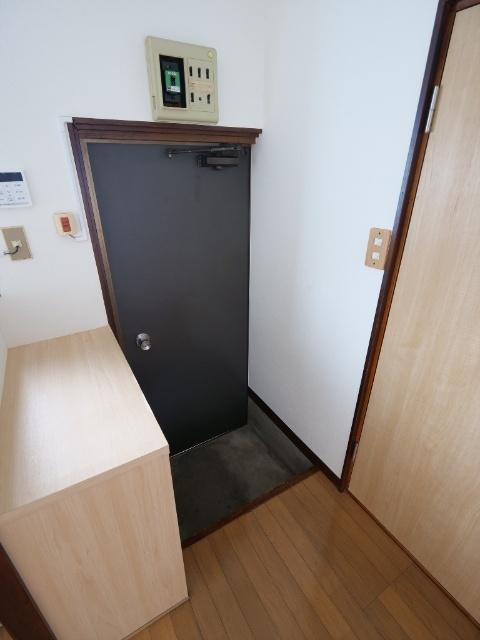 美土里町大谷荘（1） 玄関