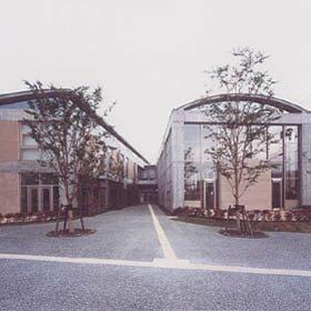 寄居町立図書館：1700m