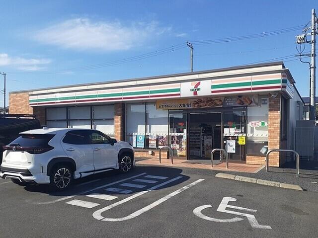 セブンイレブン高坂東口店：440m