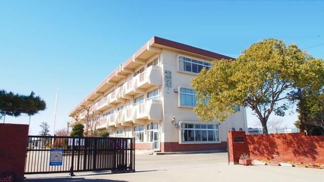 南河原中学校：900m