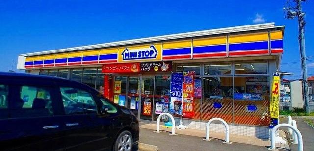 ミニストップ嵐山川島店：600m
