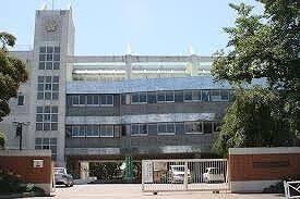 桜ヶ丘小学校：850m
