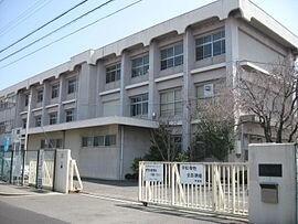 深谷小学校：900m