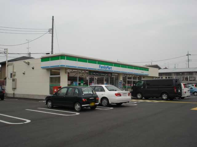 コンビニ（ファミリーマート）：300m