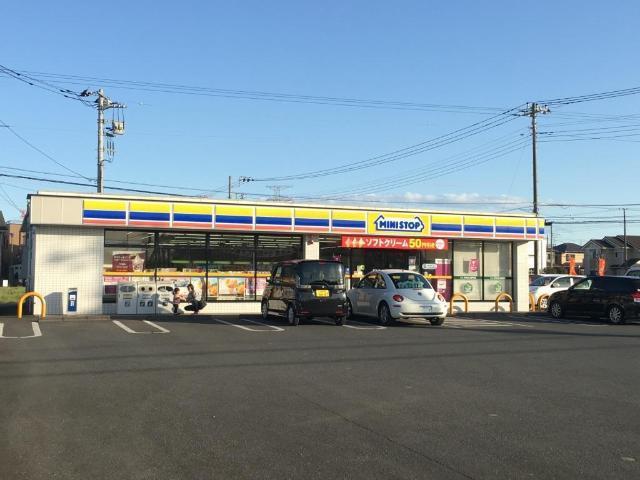 ミニストップ鶴ヶ島新田店：612m