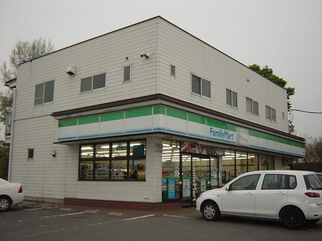 ファミリーマート：1100m