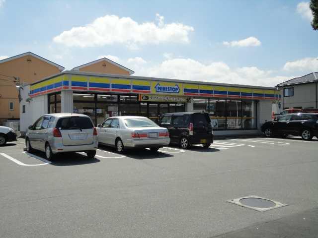 ミニストップ川本町畠山店：906m