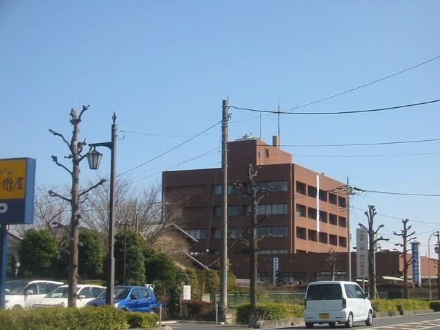 毛呂山町役場：945m