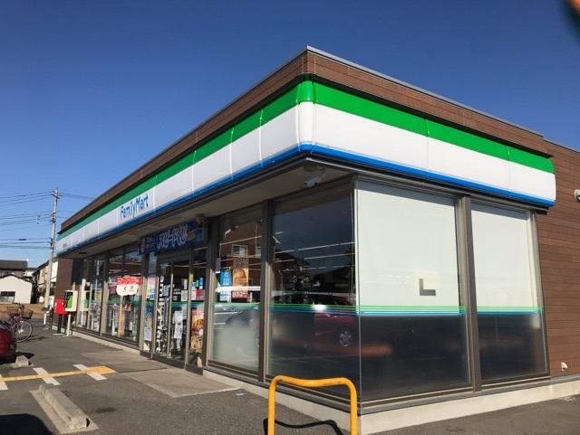 ファミリーマート：80m