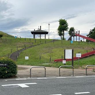 どんぐりやま公園：80m