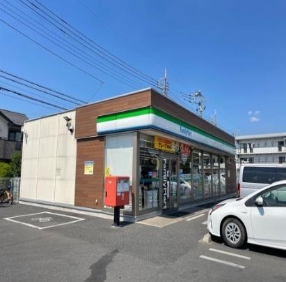 ファミリーマート：750m