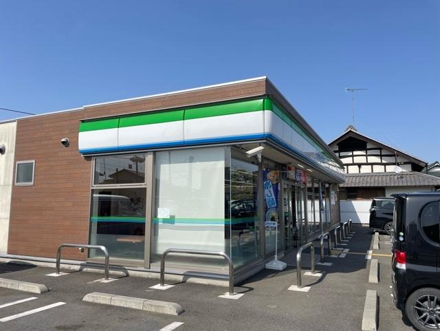 ファミリーマート：450m