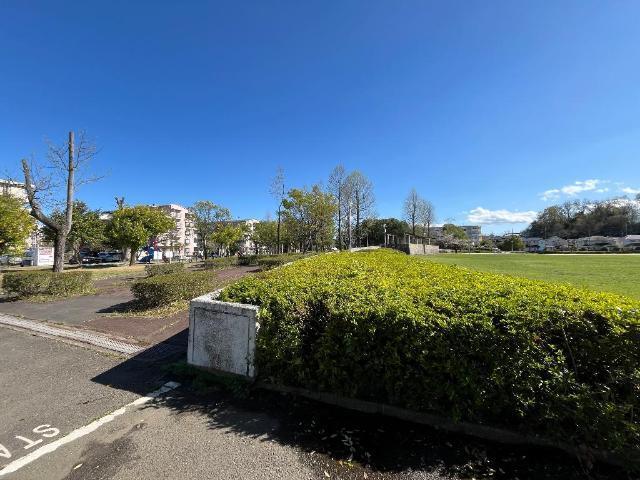 五領町近隣公園：1211m
