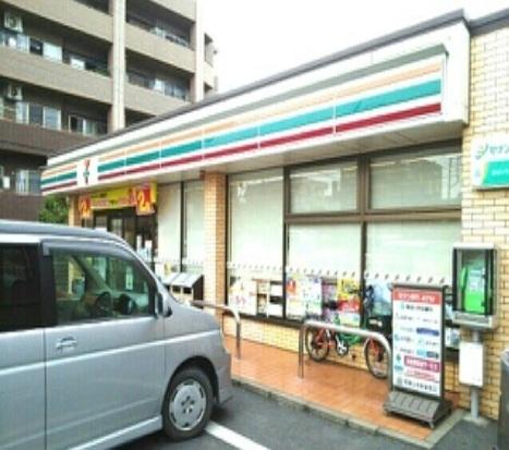 セブンイレブン：270m
