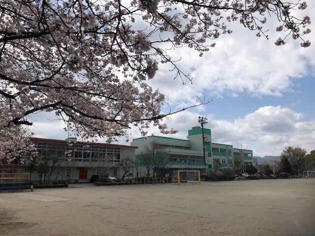 小川町立小川小学校：1192m
